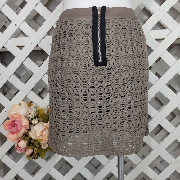 Wai Ming Crochet Pencil Skirt Size 4 - Picture 4 of 8